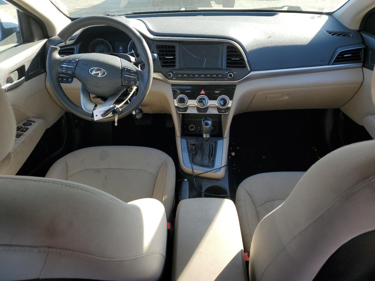 2019 Hyundai Elantra - Image 8