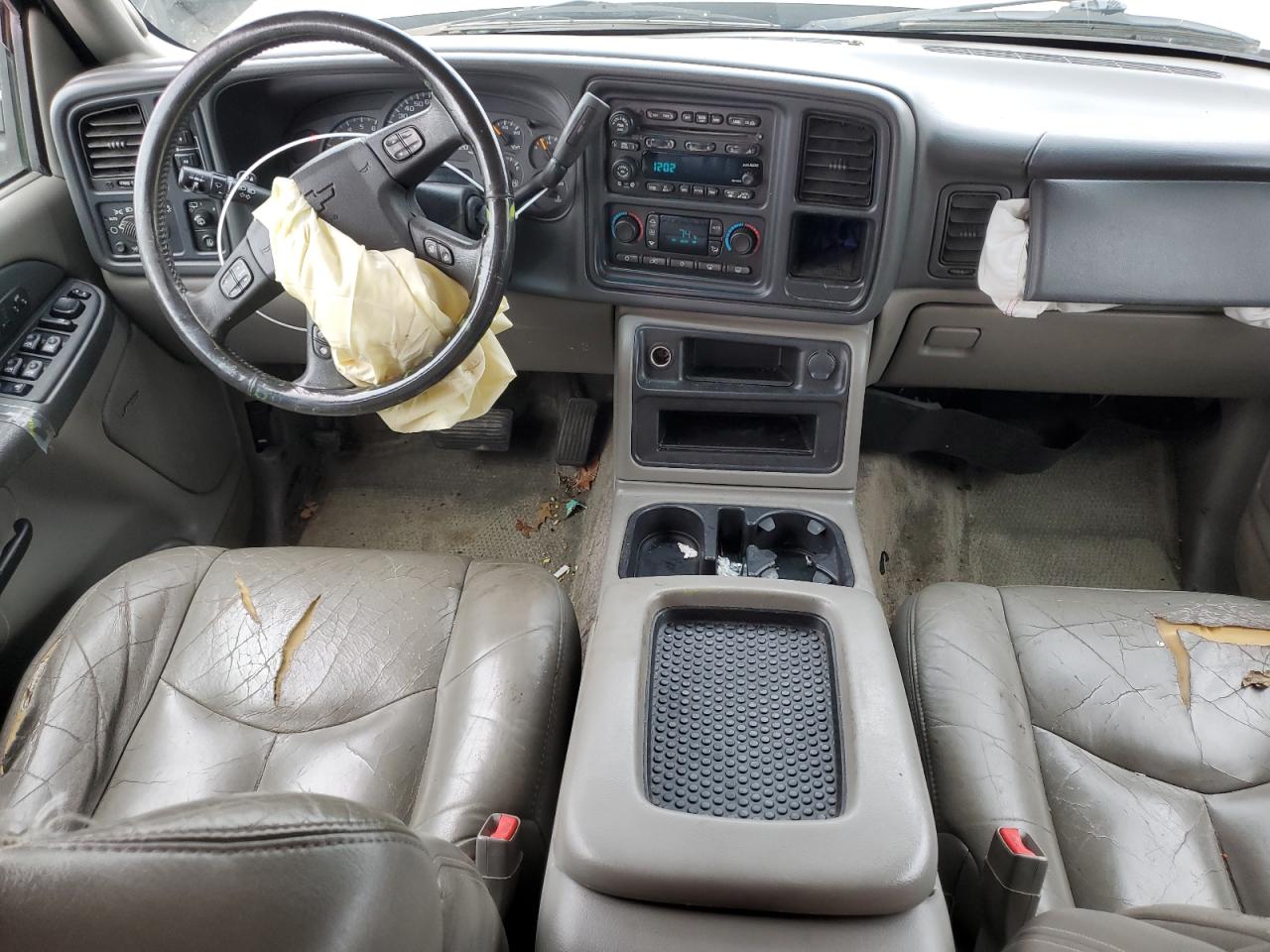 2003 Chevrolet Suburban - Image 8