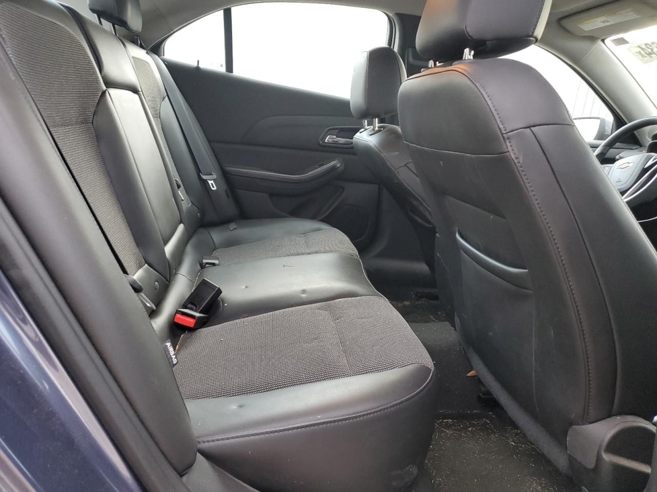 2015 Chevrolet Malibu - Image 10