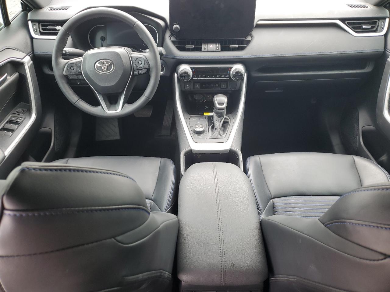 2023 Toyota RAV 4 - Image 8