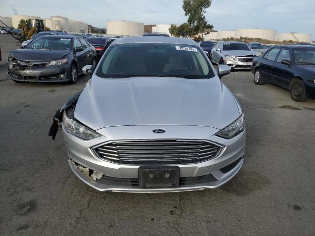  FORD FUSION 2017 Серебристый