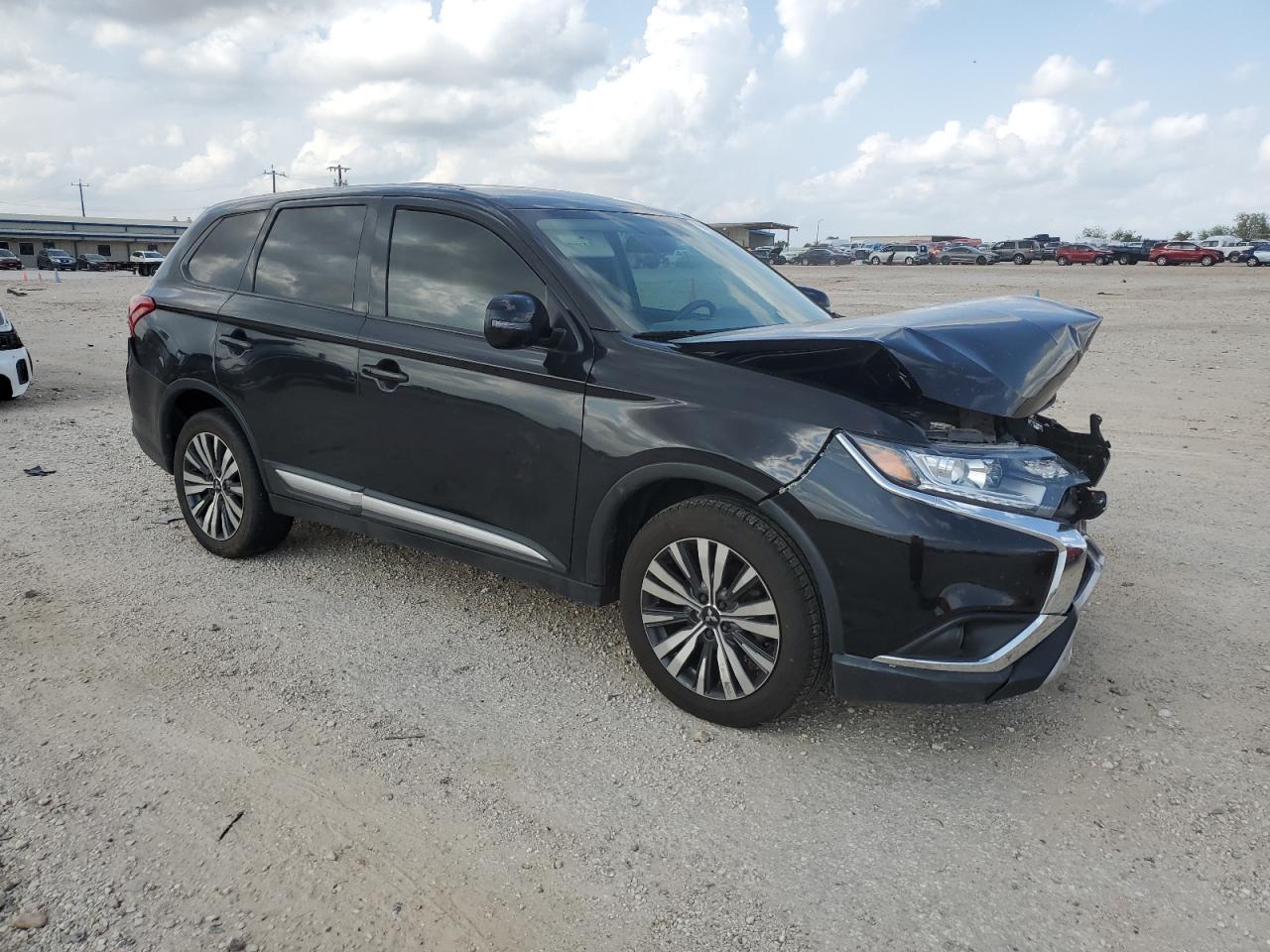 2019 Mitsubishi Outlander - Image 4
