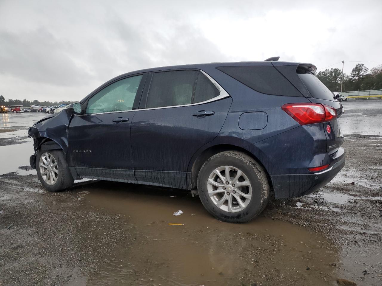 2018 Chevrolet Equinox - Image 2