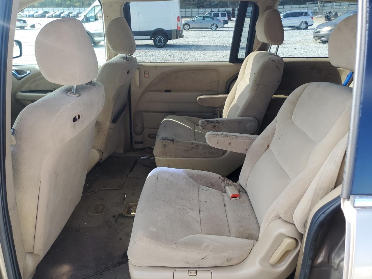 2005 Honda Odyssey - Image 11