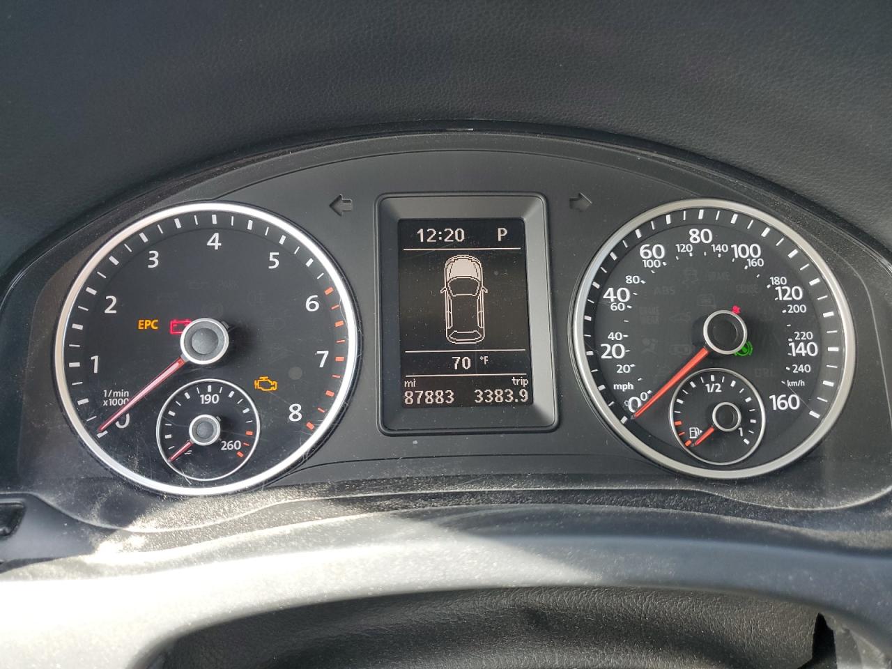 2017 Volkswagen Tiguan - Image 9