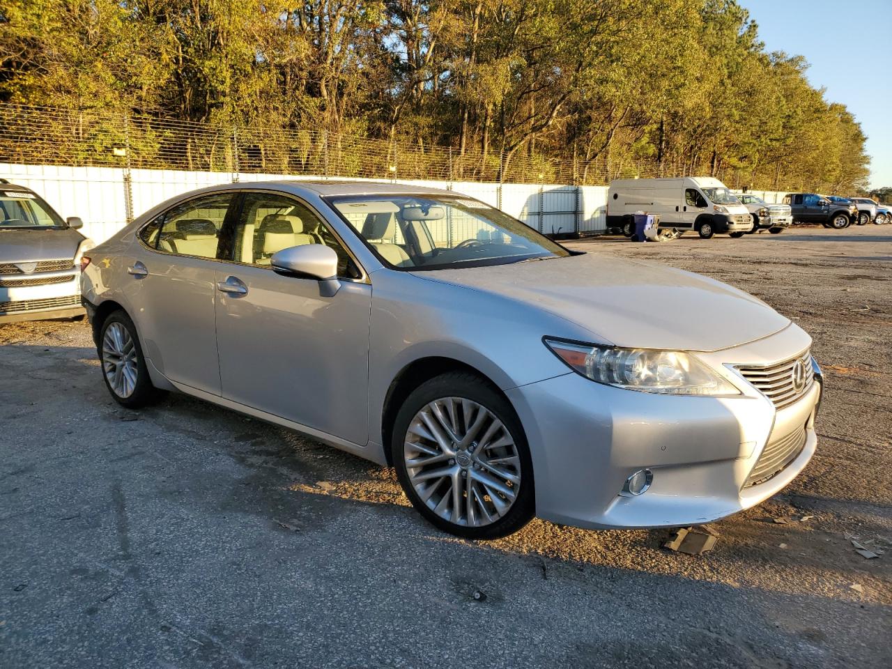 2013 Lexus ES - Image 4