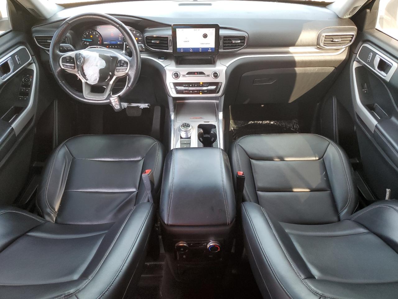 2022 Ford Explorer - Image 8