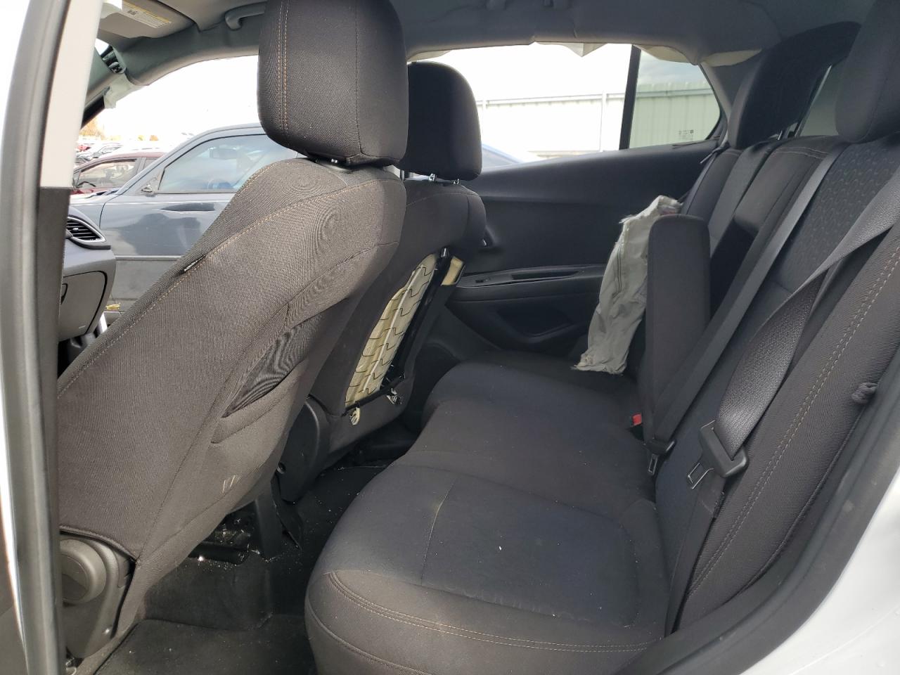 2020 Chevrolet Trax - Image 11