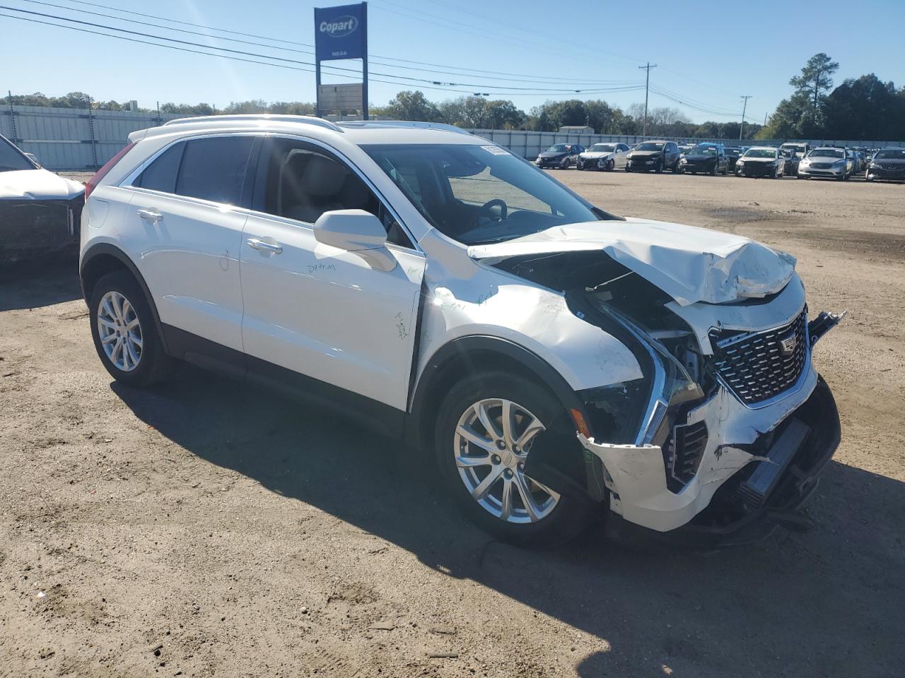 VIN 1GYAZAR48NF105857 2022 CADILLAC XT4 no.4