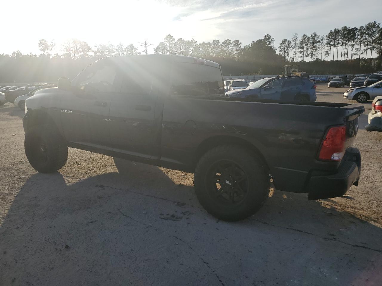 2014 RAM 1500 - Image 2