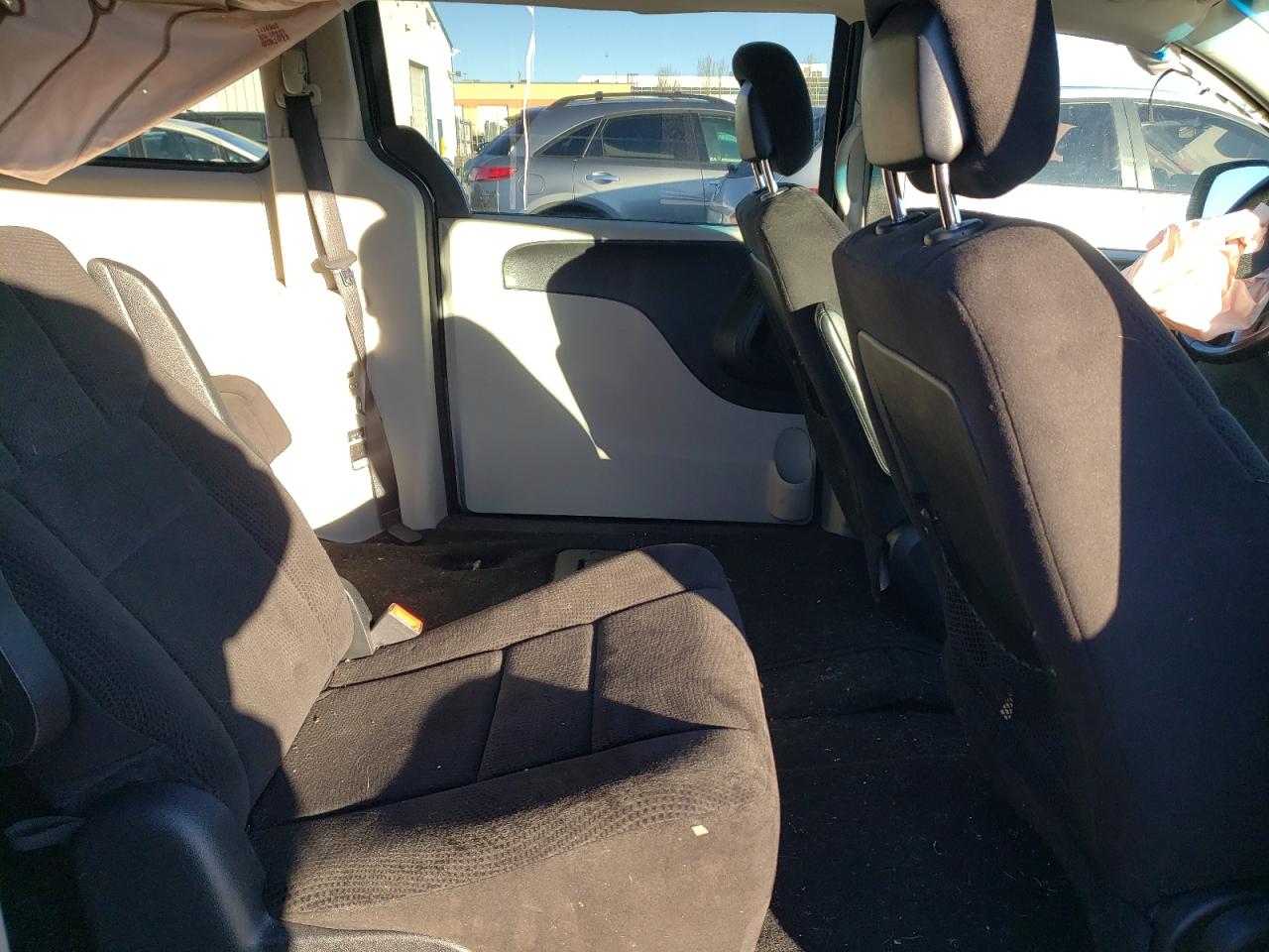 2014 Dodge Caravan - Image 11