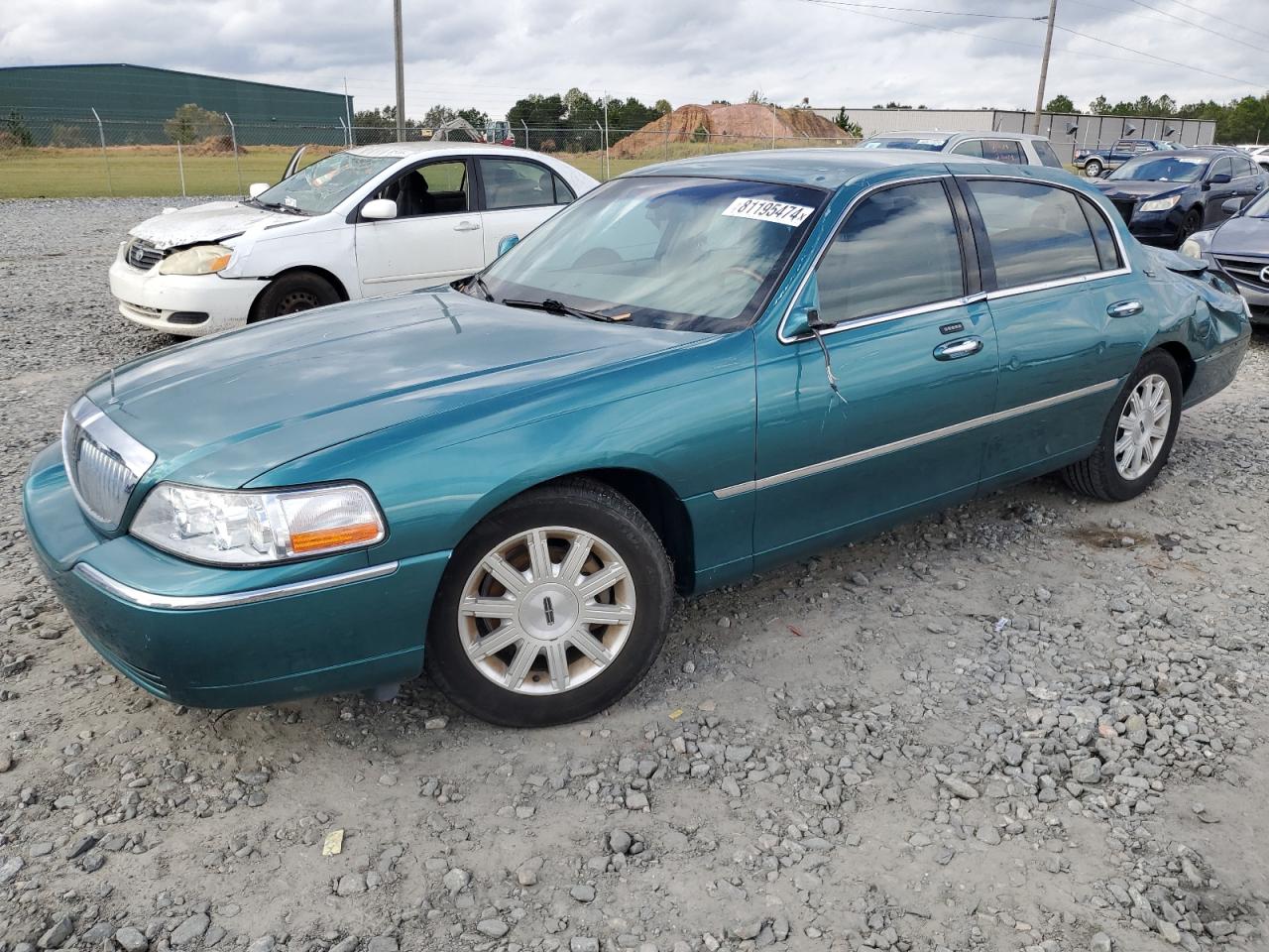 2010 Lincoln Town Car - Image 1