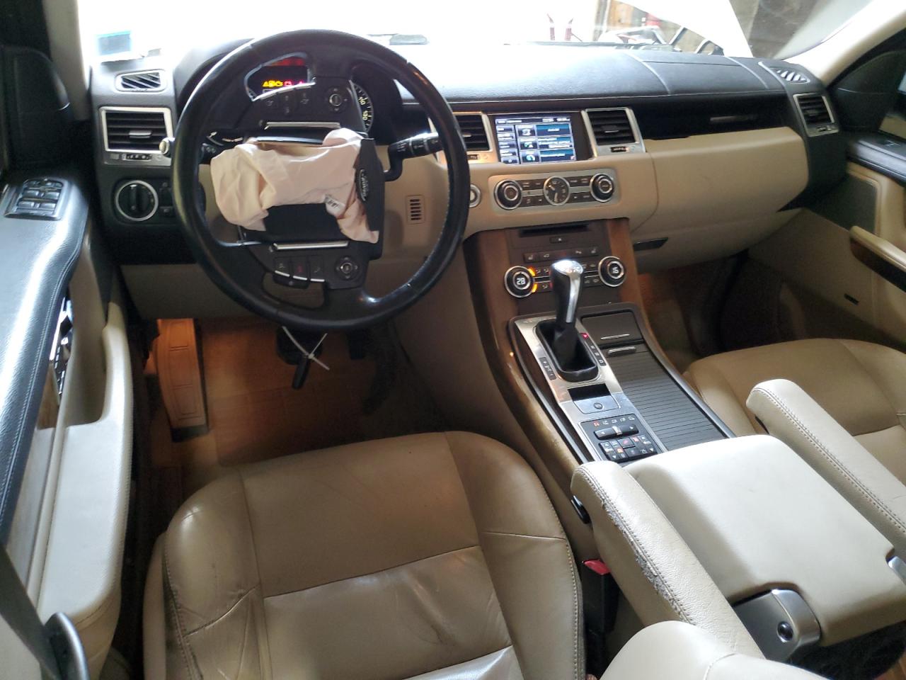 2012 Land Rover Range Rover - Image 8