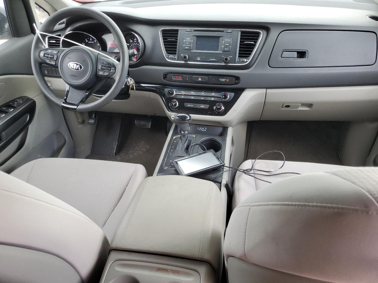 2016 Kia Sedona - Image 8