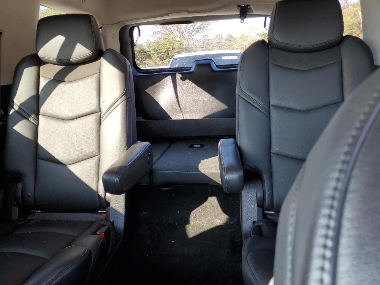 2019 Cadillac Escalade - Image 10