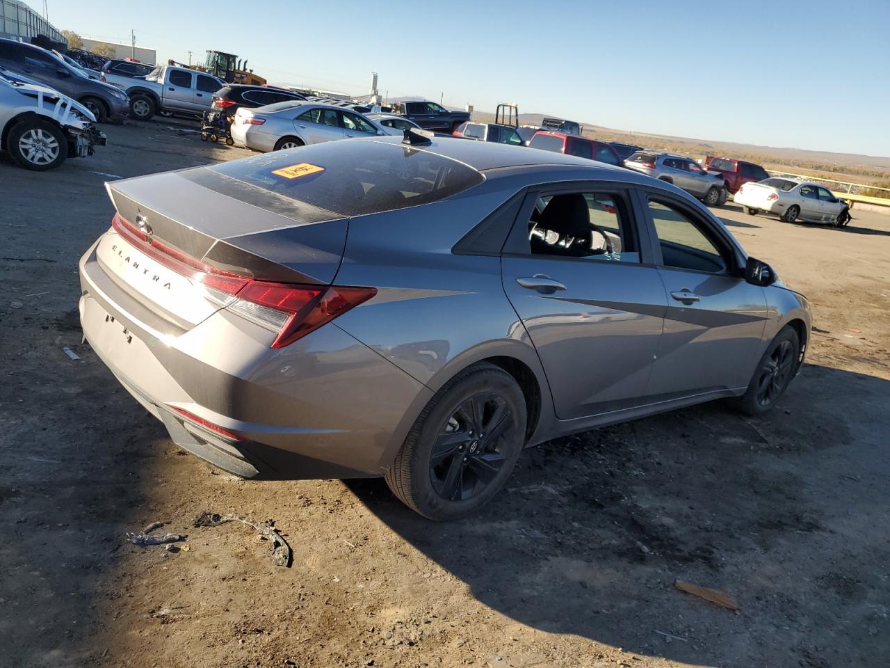 2022 Hyundai Elantra - Image 3
