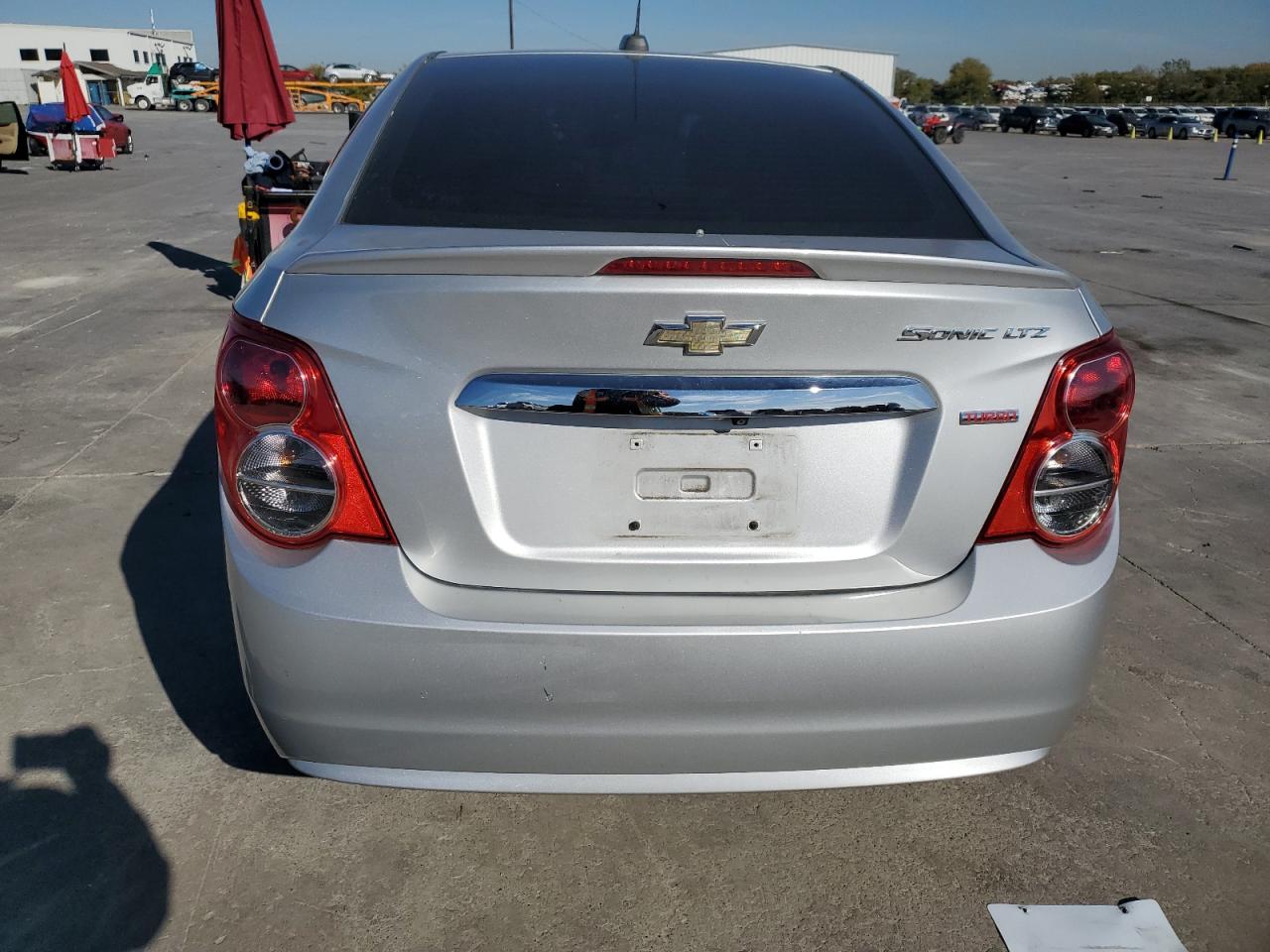 VIN 1G1JE5SB0F4124135 2015 CHEVROLET SONIC no.6