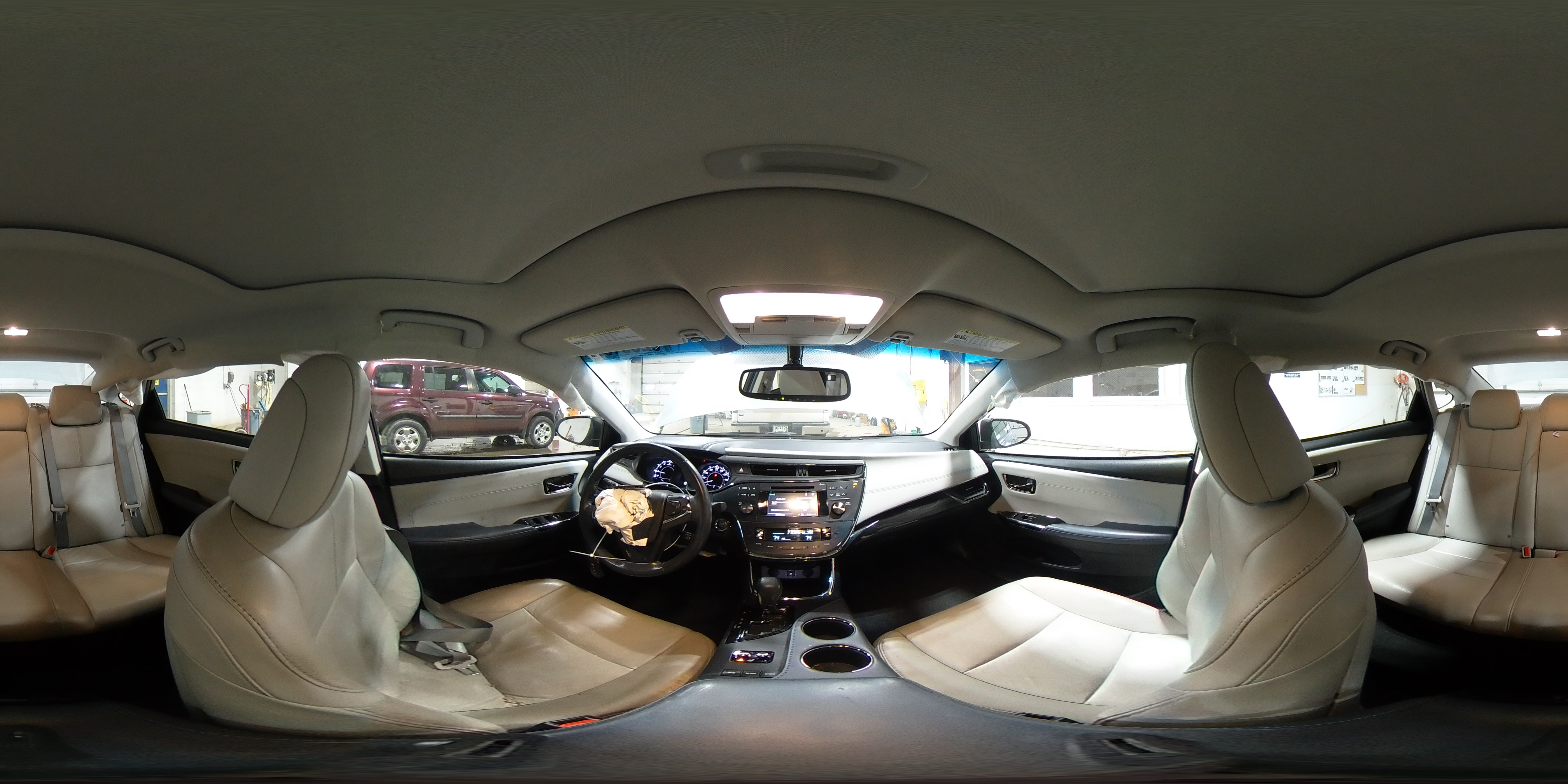 2015 Toyota Avalon - Image 12