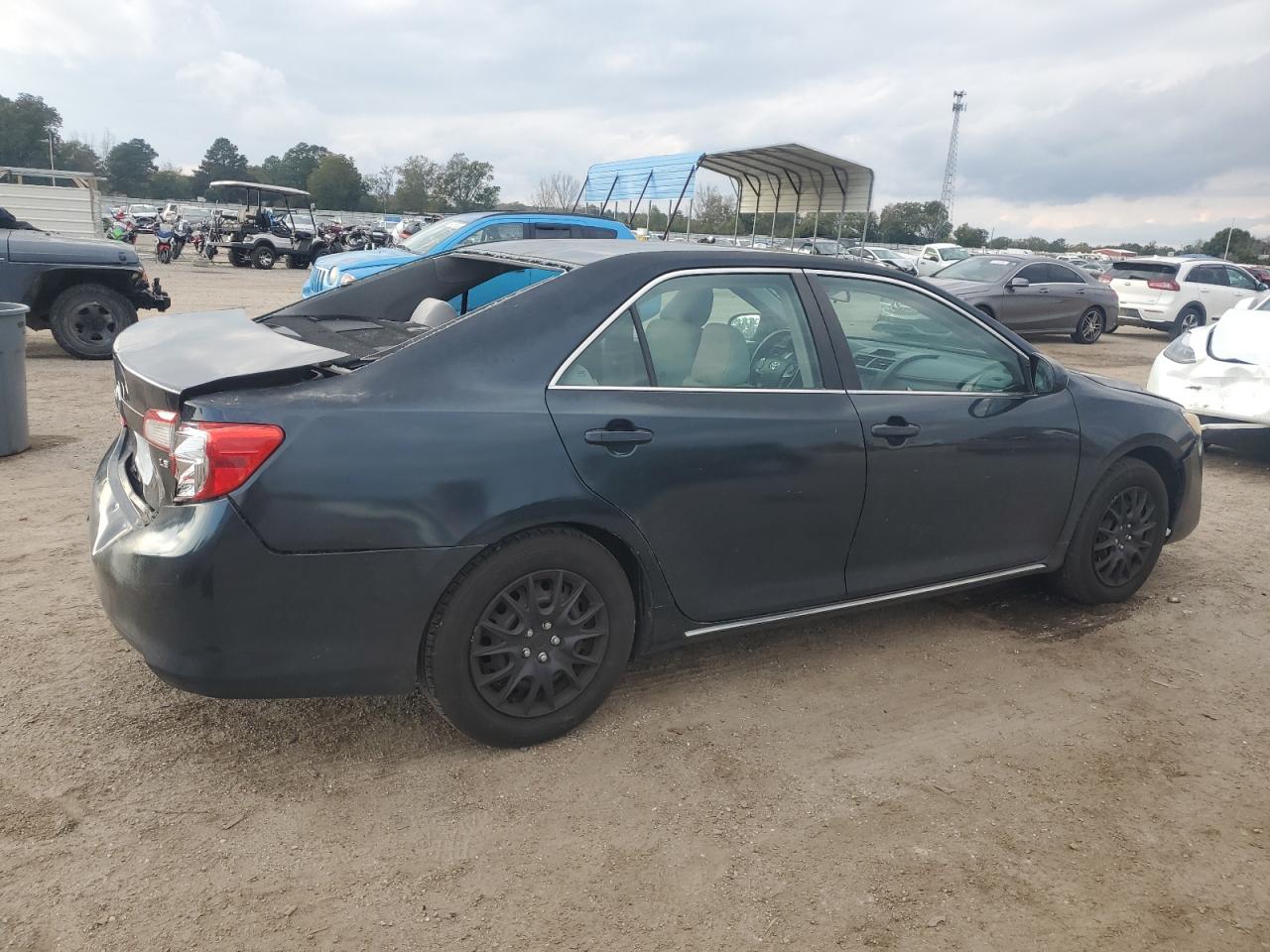 2014 Toyota Camry - Image 3