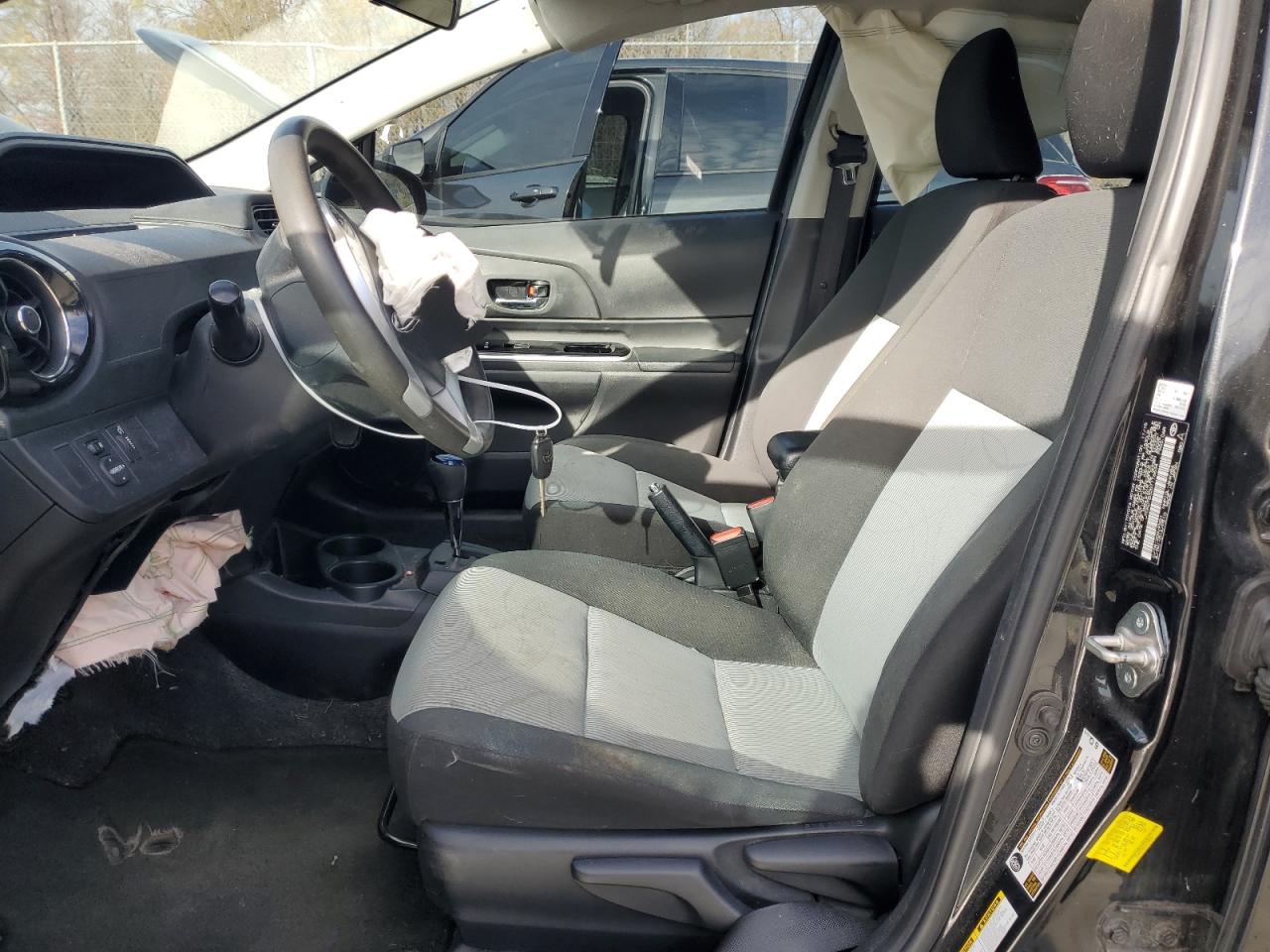 2016 Toyota Prius - Image 7