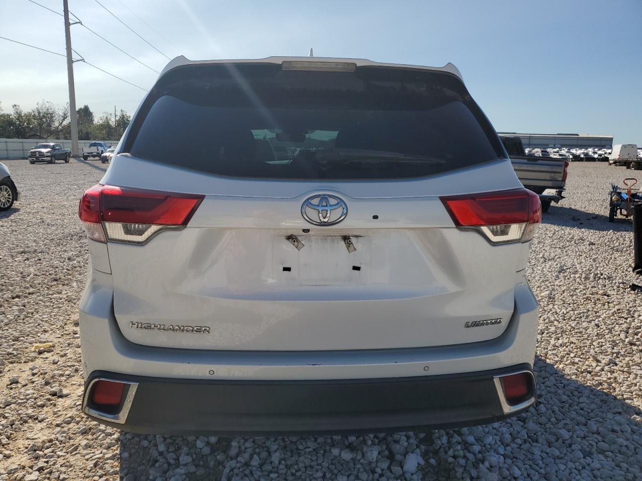 2019 Toyota Highlander - Image 6