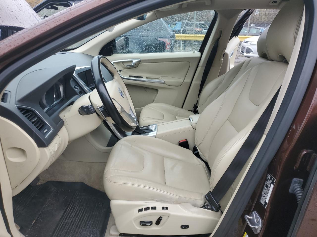 2015 Volvo XC60 - Image 7