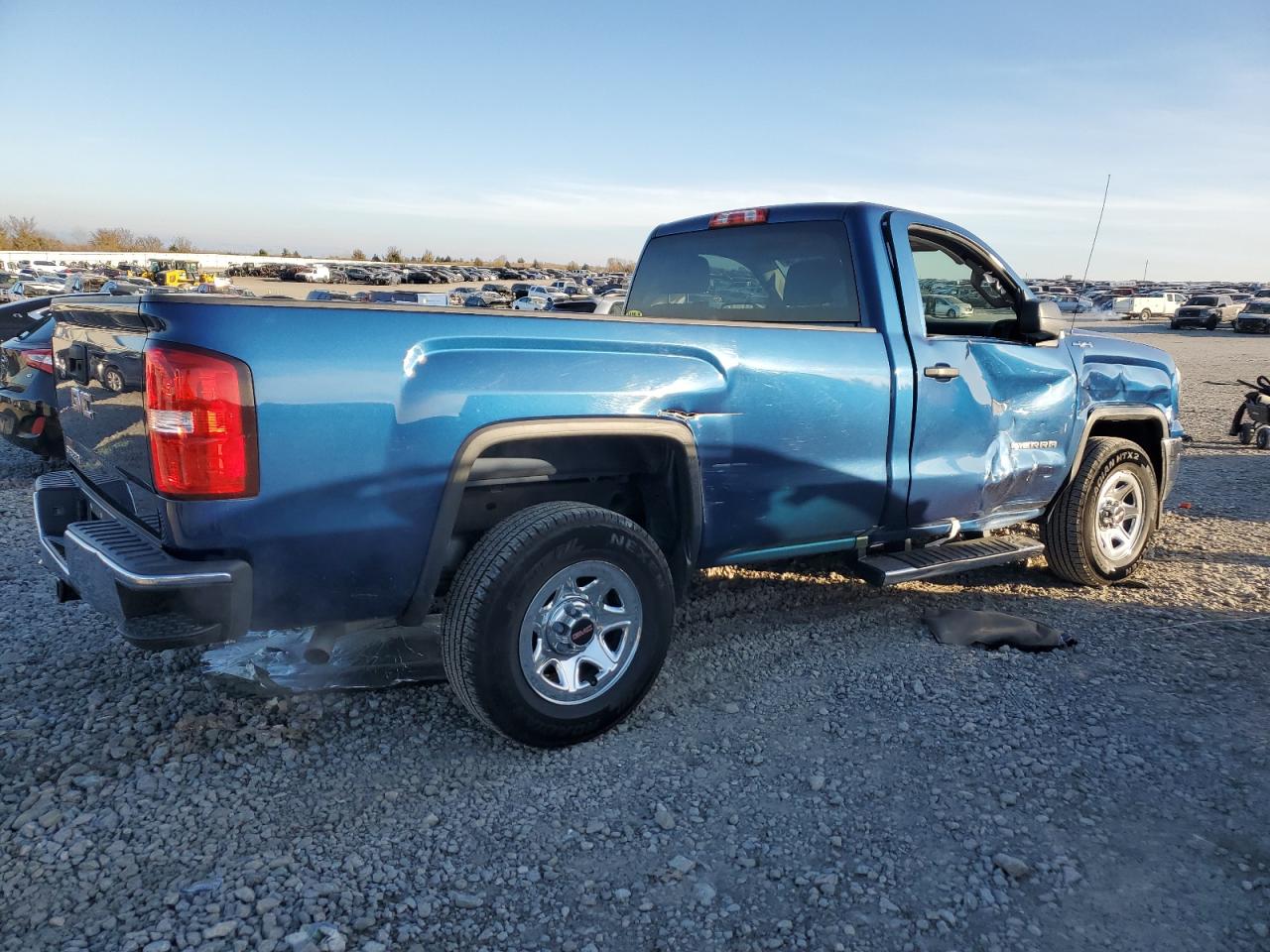2016 GMC Sierra - Image 3