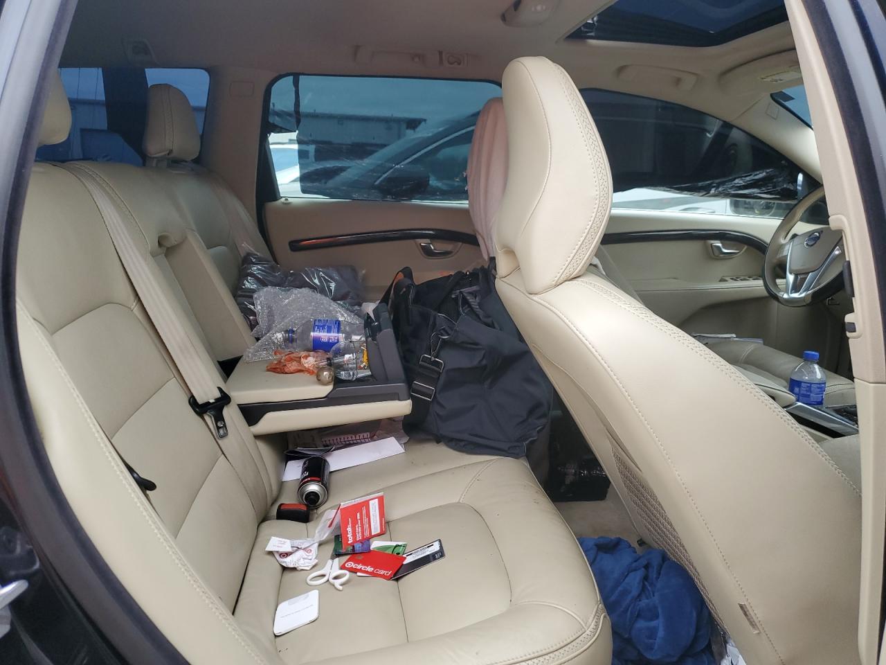 2016 Volvo XC70 - Image 11