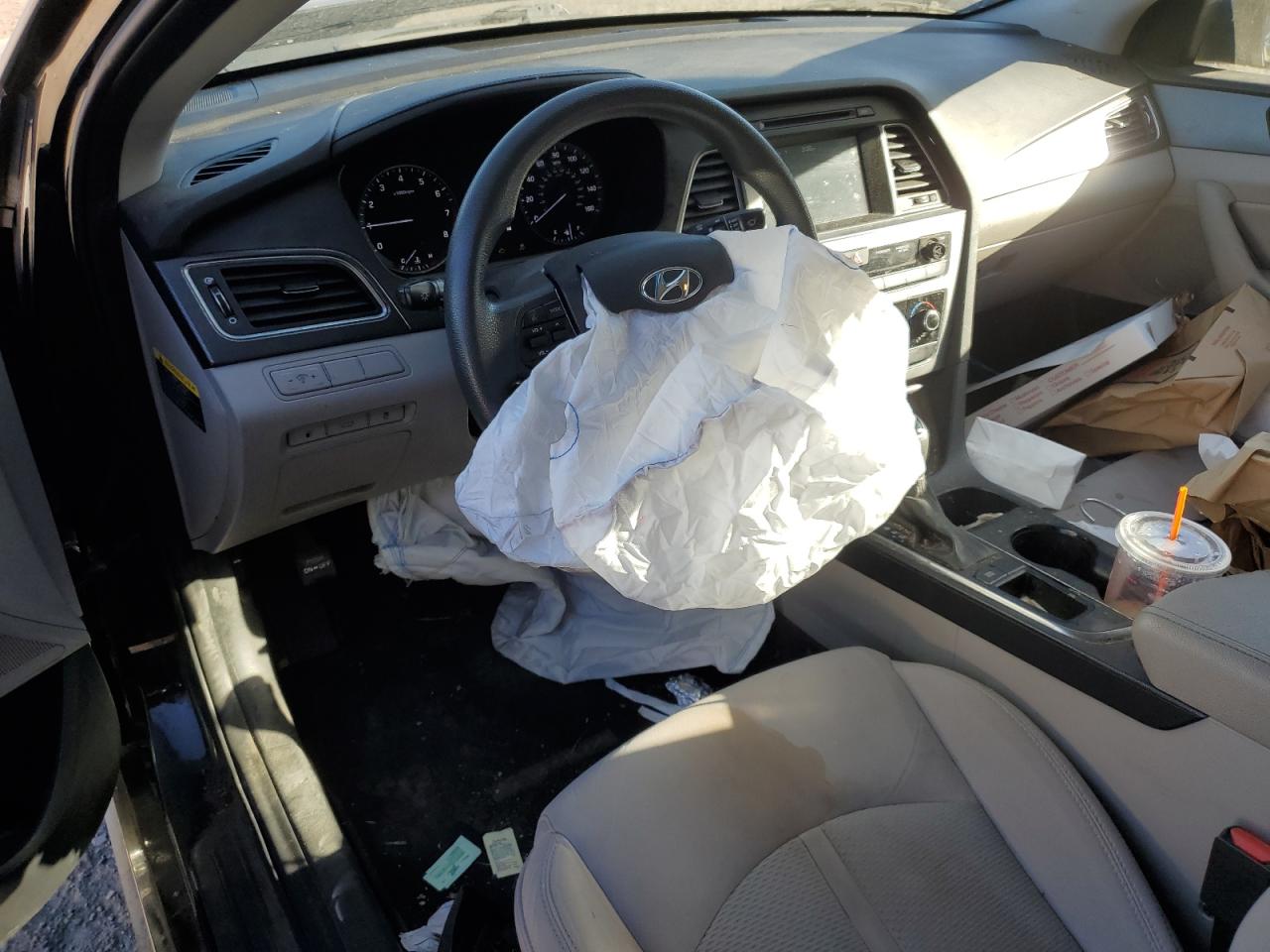 2017 Hyundai Sonata - Image 8