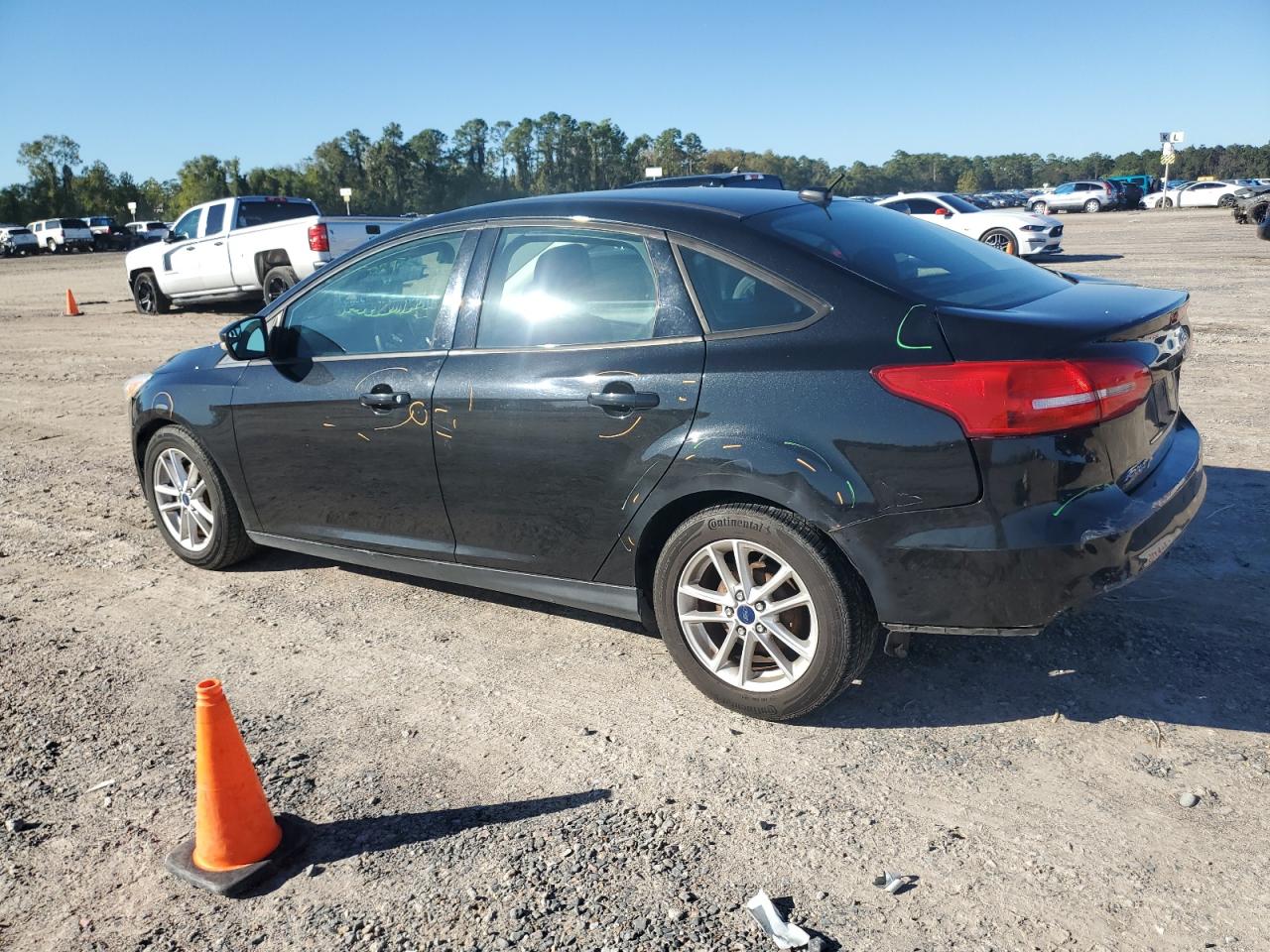 VIN 1FADP3F20FL272911 2015 FORD FOCUS no.2