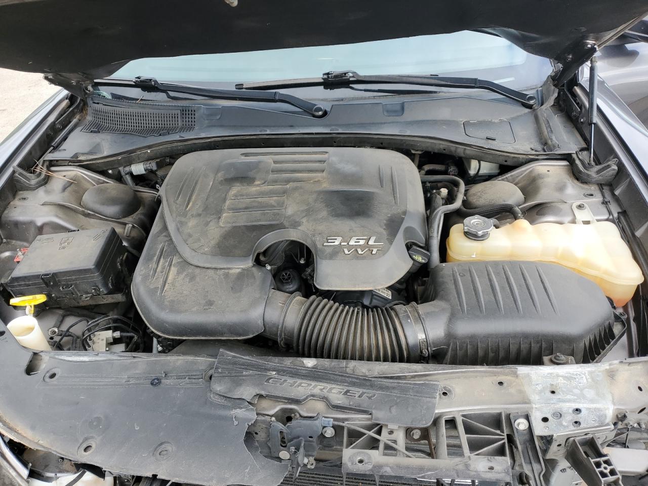 2016 Dodge Charger - Image 13