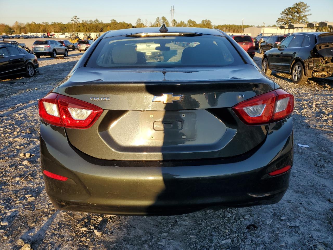 2018 Chevrolet Cruze - Image 6