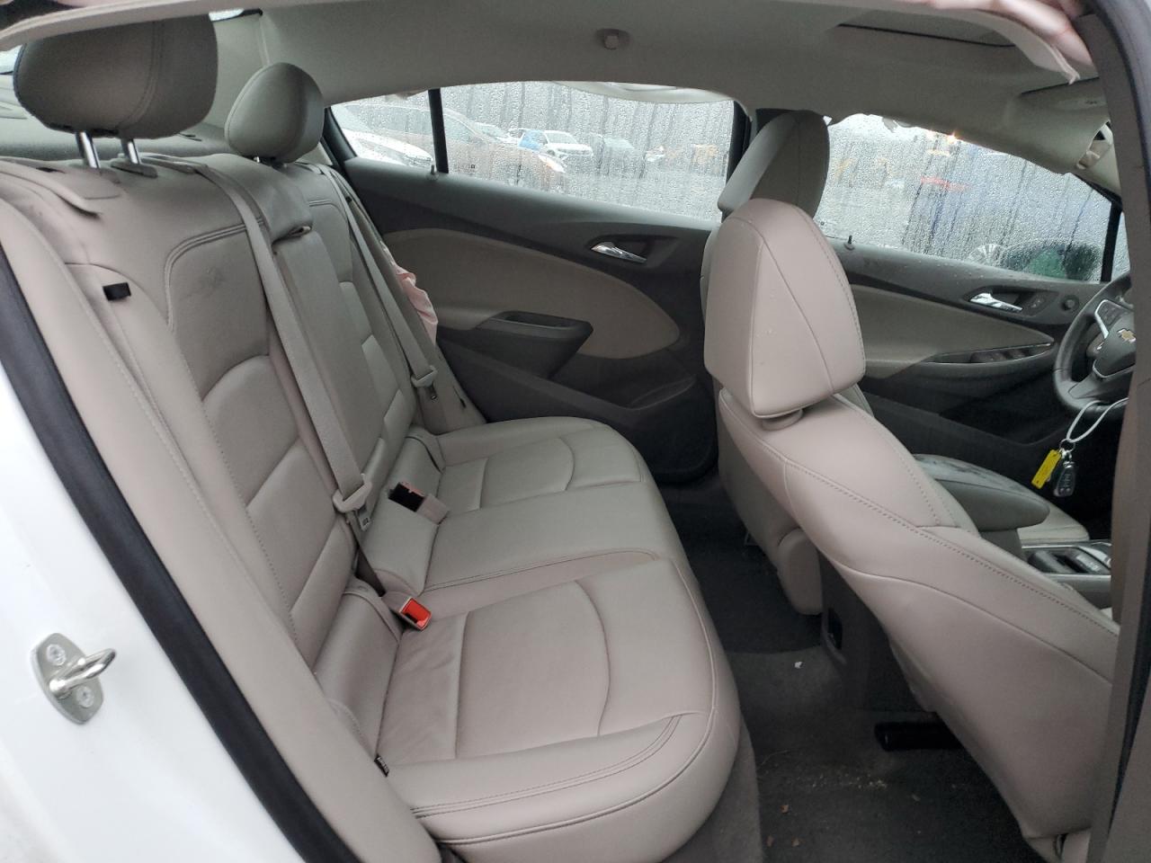 2018 Chevrolet Cruze - Image 10
