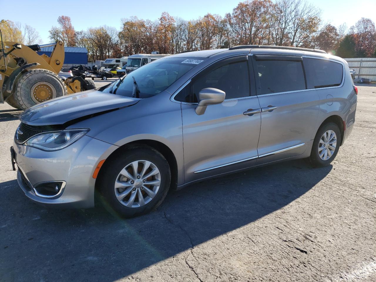 2017 Chrysler Pacifica - Image 1