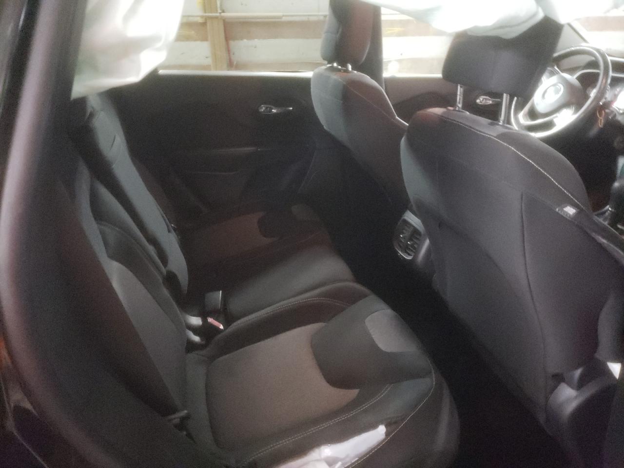 2014 Jeep Grand Cherokee - Image 11