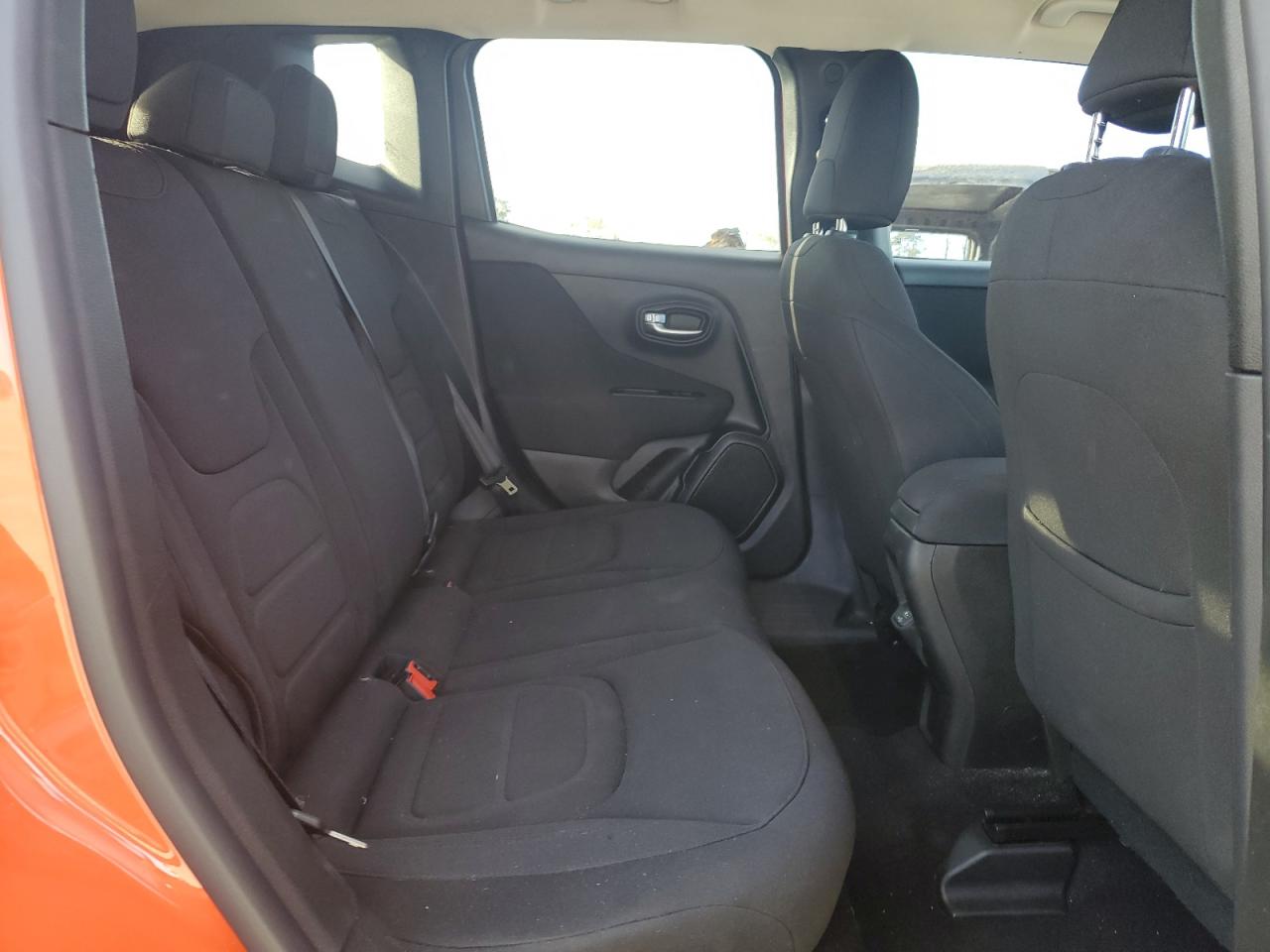 2021 Jeep Renegade - Image 12