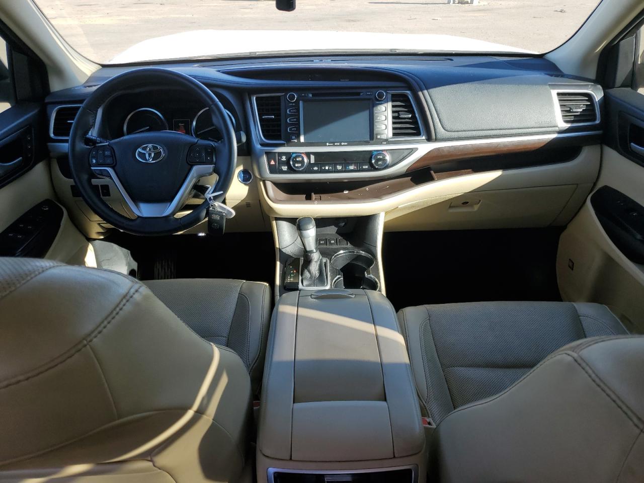 2016 Toyota Highlander - Image 8