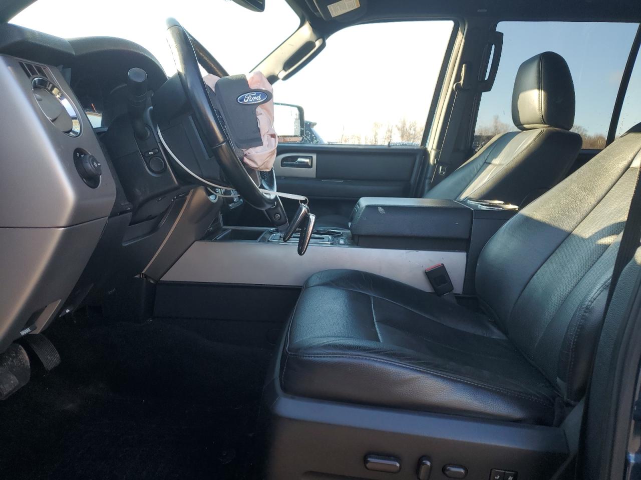 2017 Ford Expedition - Image 7
