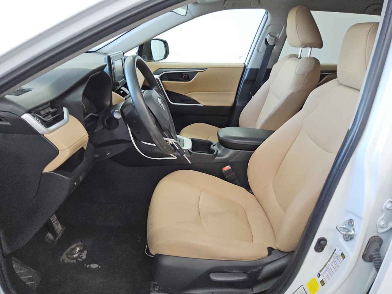 2022 Toyota RAV 4 - Image 7