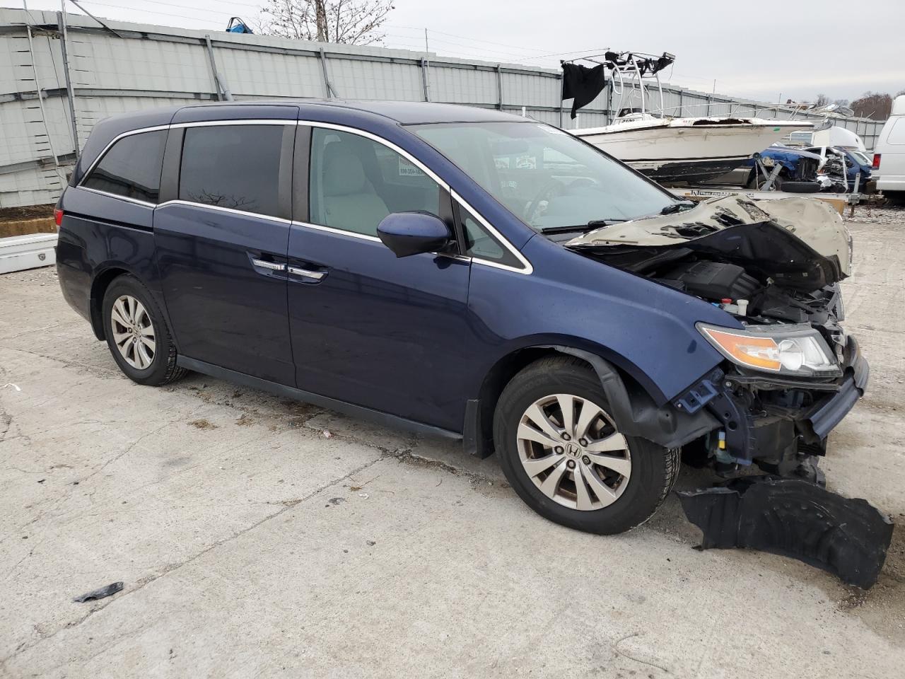 VIN 5FNRL5H30GB165679 2016 HONDA ODYSSEY no.4