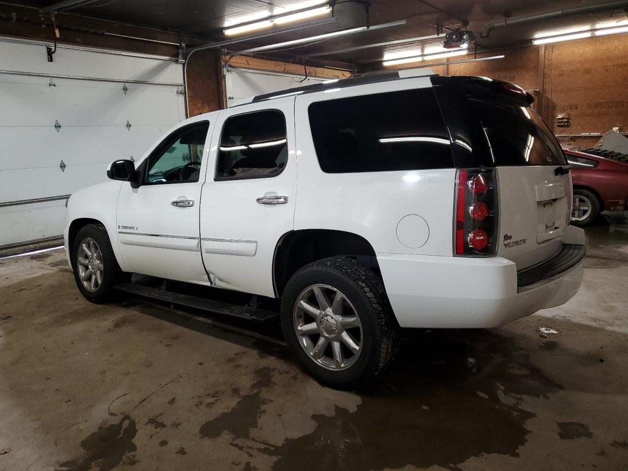 2008 GMC Yukon - Image 2