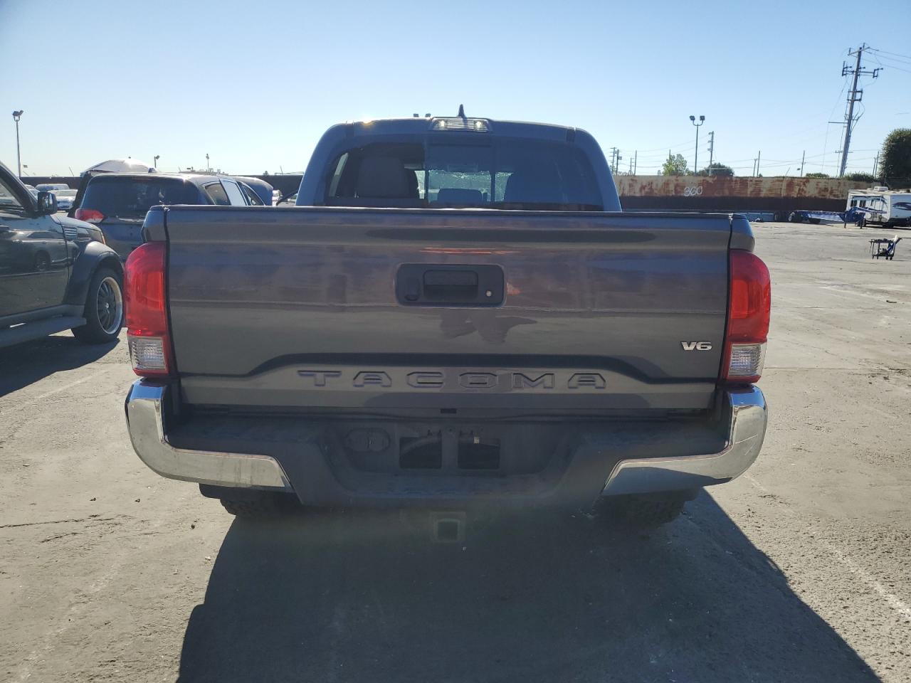 2017 Toyota Tacoma - Image 6