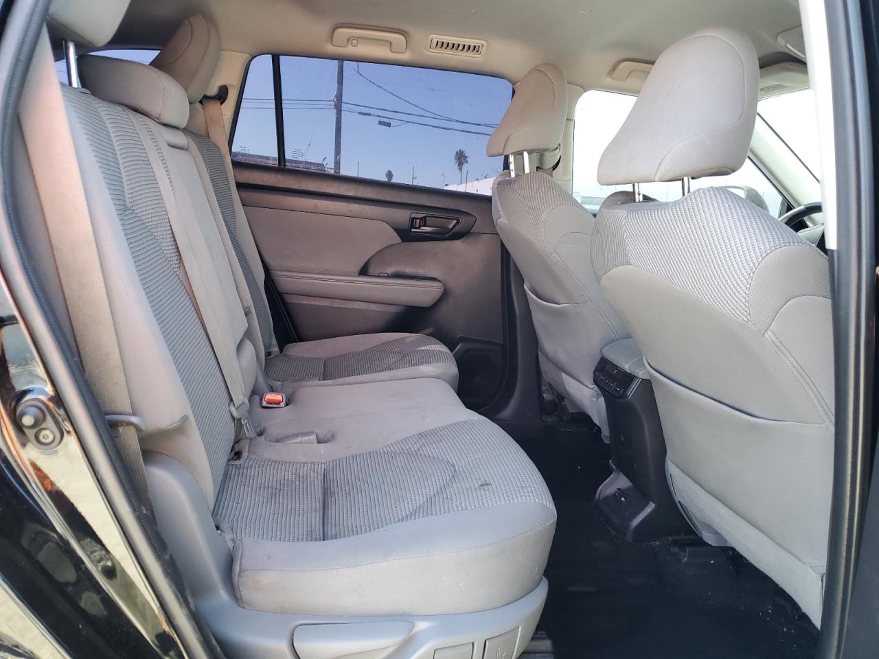 2021 Toyota Highlander - Image 11