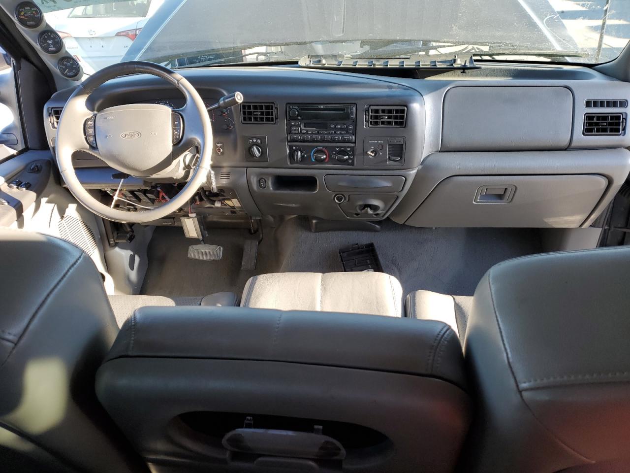 2002 Ford F250 - Image 8