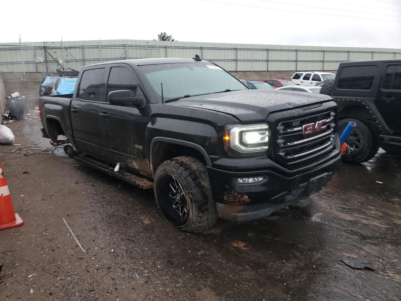2017 GMC Sierra - Image 4