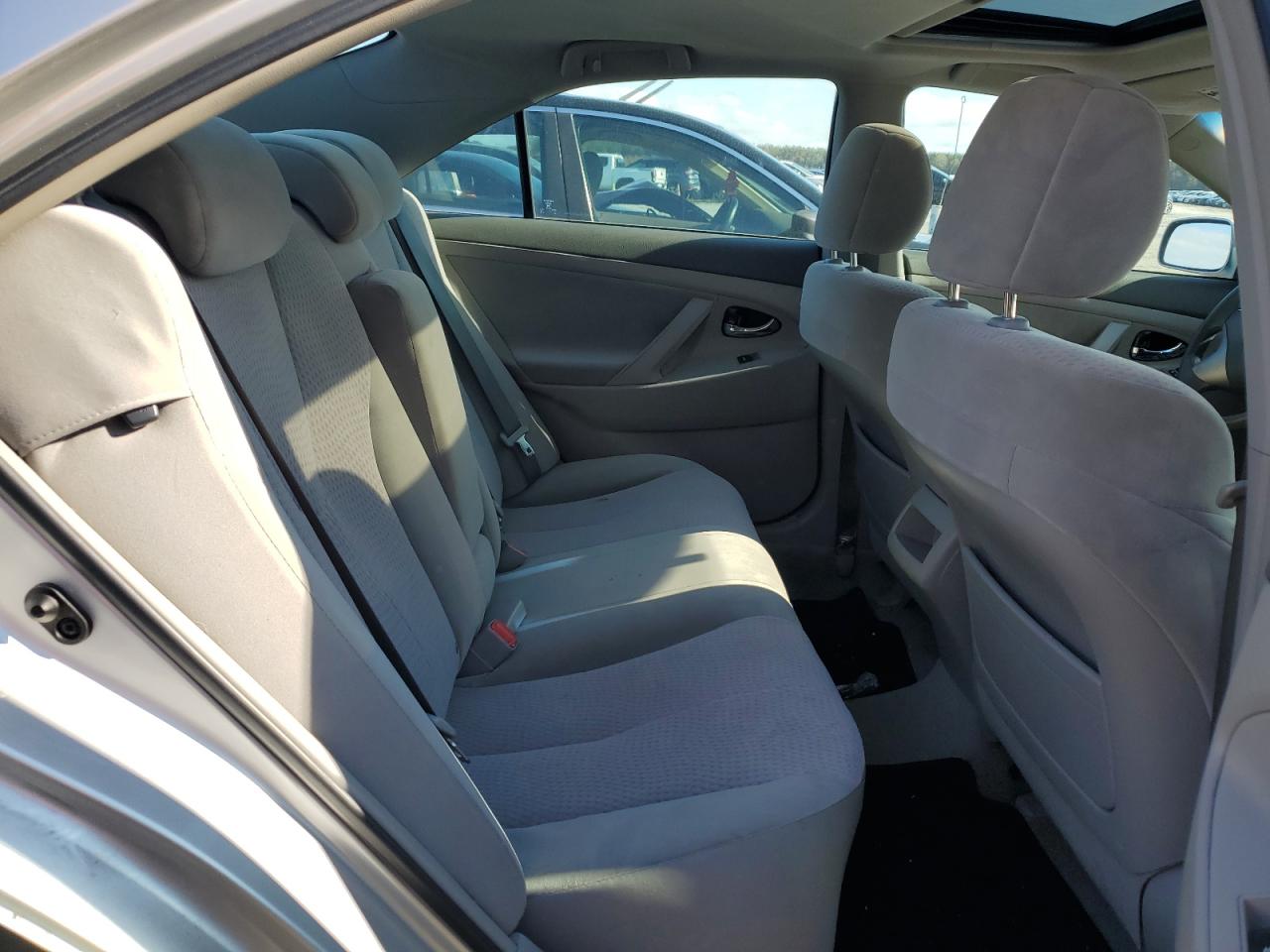 2011 Toyota Camry - Image 10