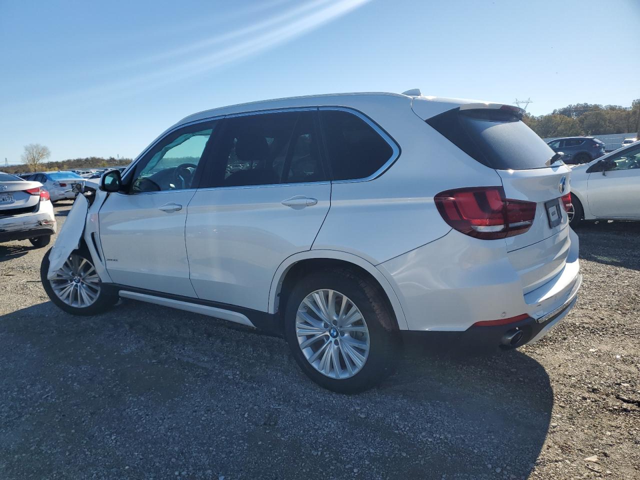 VIN 5UXKR0C54G0P22148 2016 BMW X5 no.2