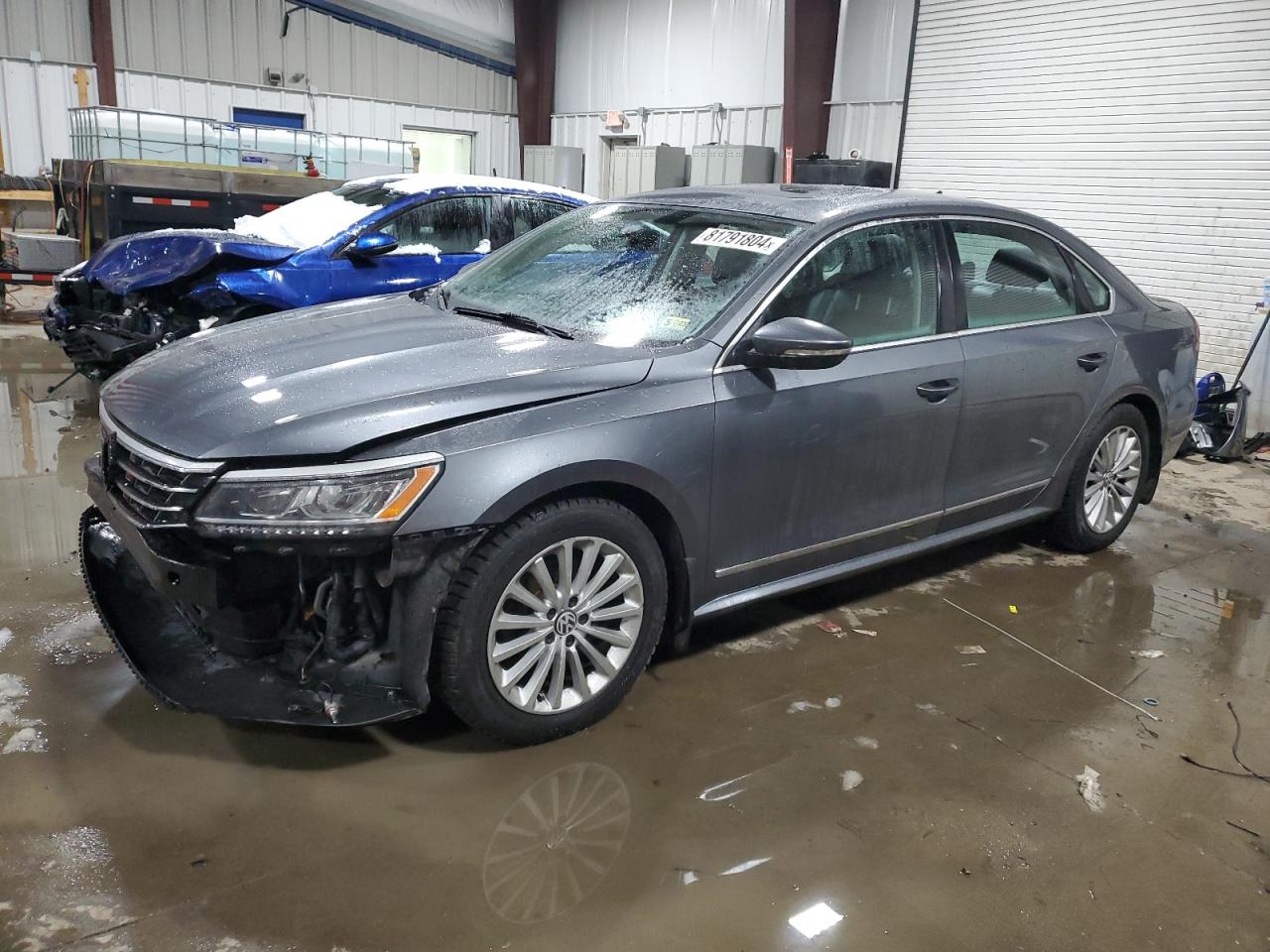 2017 Volkswagen Passat - Image 1