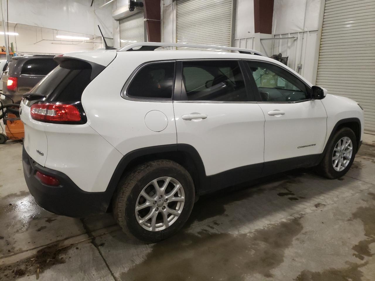 2016 Jeep Grand Cherokee - Image 3