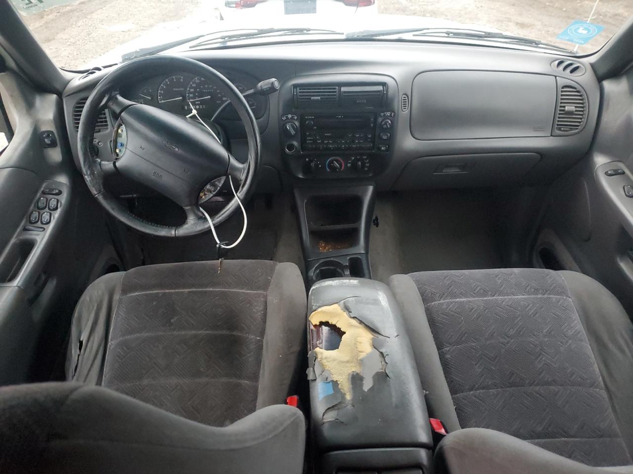 2000 Ford Explorer - Image 8